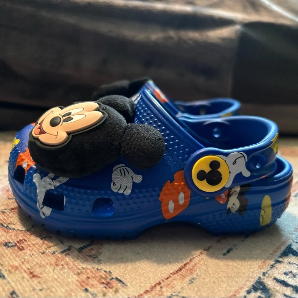 CROCS Blue Disney Mickey Mouse Toddler size 6 Iconic Jibbitz Charms Boy Girl - Picture 4 of 7